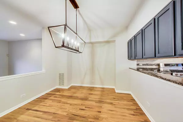 1211 W Lexington ST, Chicago, IL 60607