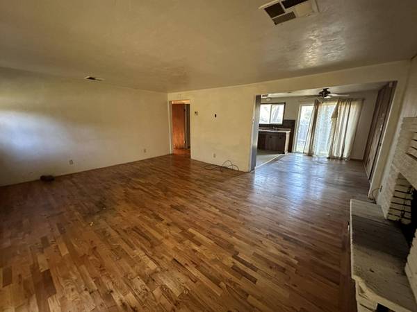 204 Bain ST, Talent, OR 97540