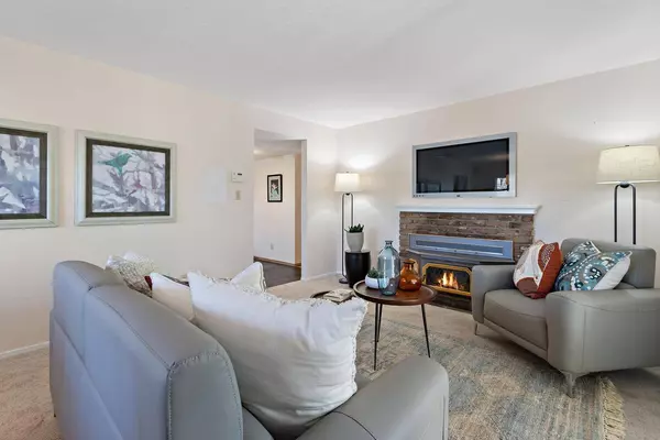 6400 Chetwood WAY, Sacramento, CA 95831