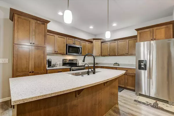 736 Old Timber Pass, Madison, WI 53593