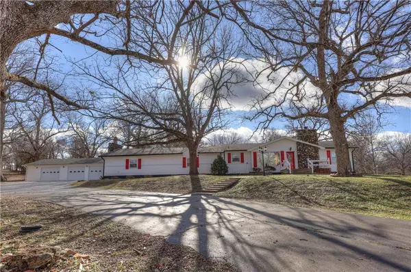 951 Oak Crest N/A, Baxter Springs, KS 66713