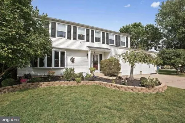 201 WOODBINE DR, Marlton, NJ 08053