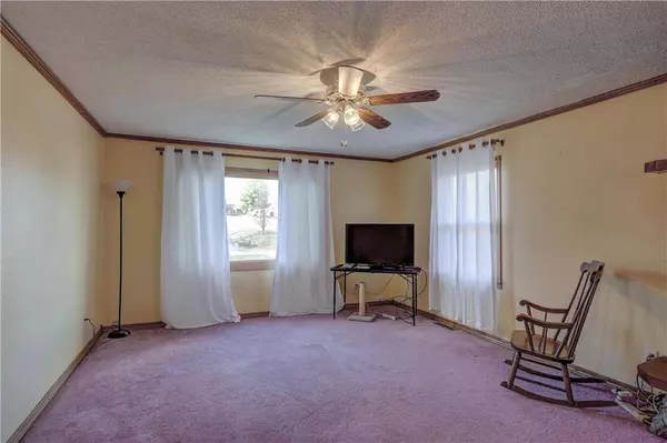 951 Oak Crest N/A, Baxter Springs, KS 66713