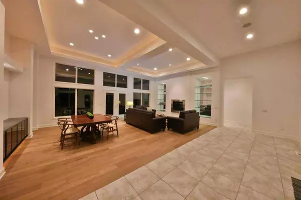 9315 SHADY BEND CT, Indianapolis, IN 46256