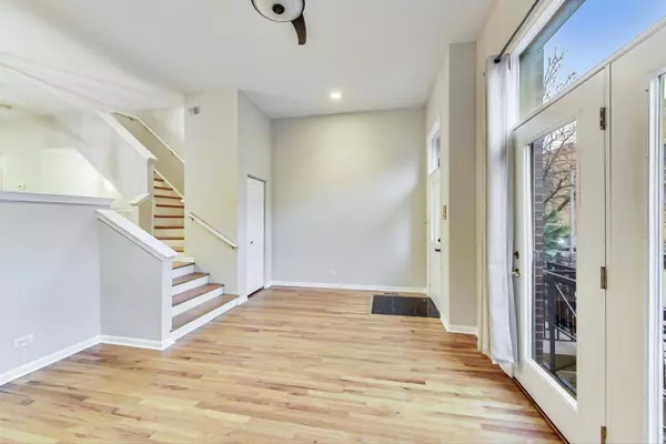 1211 W Lexington ST, Chicago, IL 60607