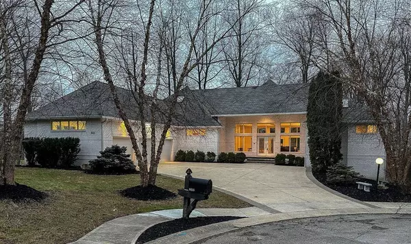 9315 SHADY BEND CT, Indianapolis, IN 46256