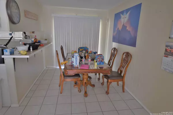 5313 Swann Ln, Kirby, TX 78219