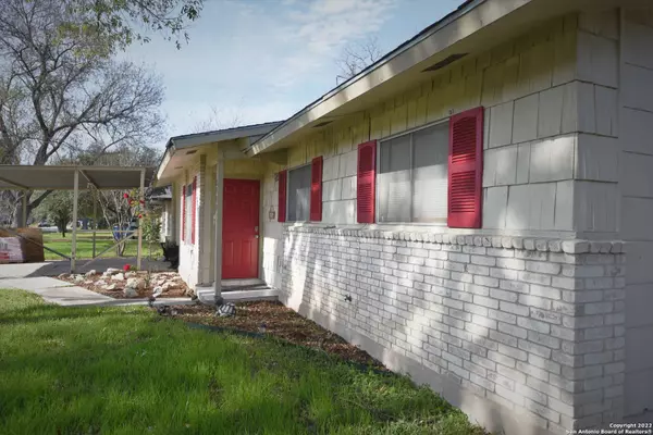 5313 Swann Ln, Kirby, TX 78219