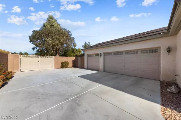 5904 Castleberry Peak Avenue, Las Vegas, NV 89131