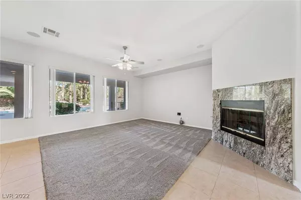 5904 Castleberry Peak Avenue, Las Vegas, NV 89131