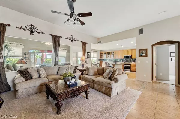 7821 Brookfield Cove Avenue, Las Vegas, NV 89131