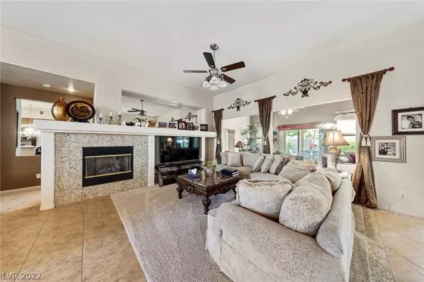 7821 Brookfield Cove Avenue, Las Vegas, NV 89131