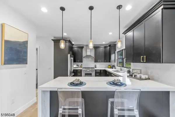 14 Mount Washington Dr, Clifton City, NJ 07013