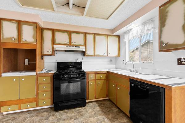 1235 SW Greenwood AVE, Grants Pass, OR 97526