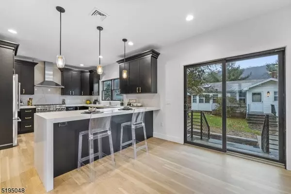 14 Mount Washington Dr, Clifton City, NJ 07013