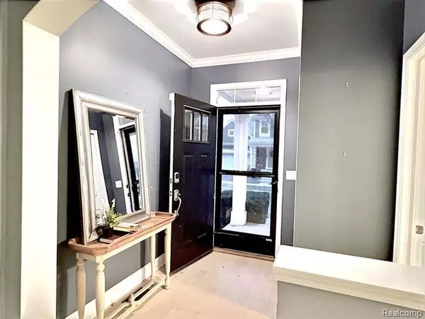 2044 PINE LAKE Trail, Keego Harbor, MI 48320