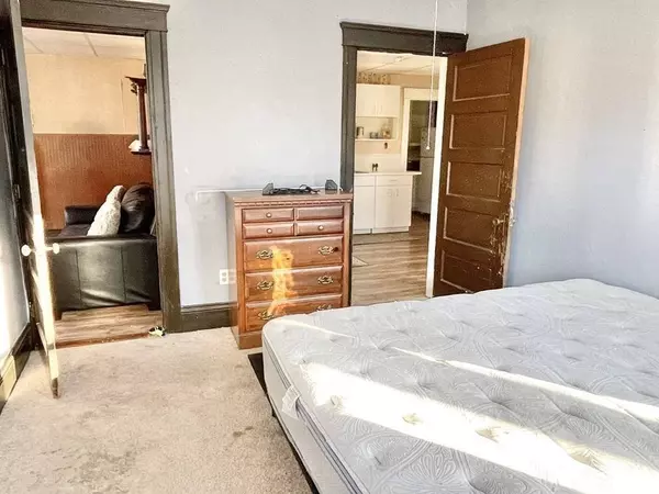 1319 Main St, Worcester, MA 01603