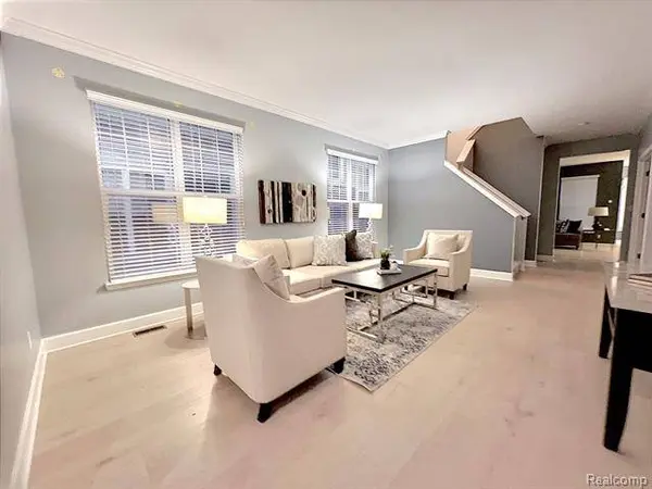 2044 PINE LAKE Trail, Keego Harbor, MI 48320