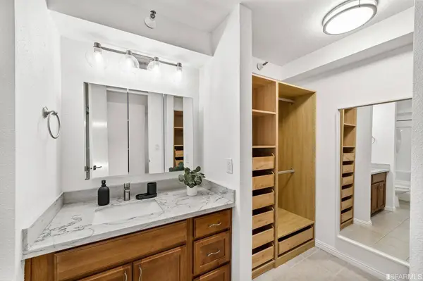 8133 Shelter Creek LN, San Bruno, CA 94066