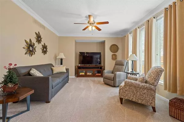 9327 Rosner DR, Lenexa, KS 66219