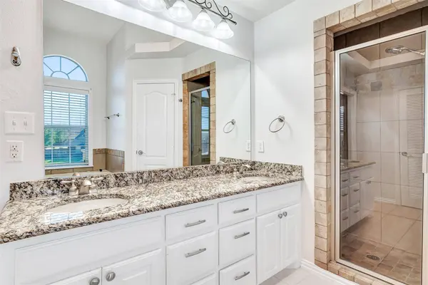 8921 Lake Rock Court, Fort Worth, TX 76179