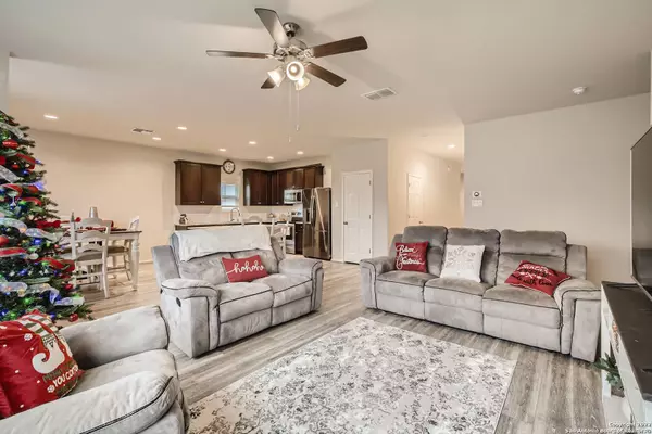 7256 Dark Moon, Converse, TX 78109