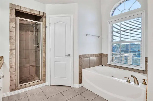 8921 Lake Rock Court, Fort Worth, TX 76179