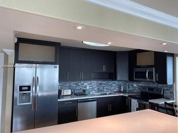 7135 Collins Ave #415, Miami Beach, FL 33141