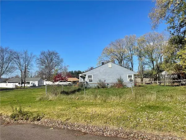 5 Hickory Lane, Enfield, CT 06082