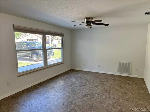 959 N Hollywood CIR, Crystal River, FL 34429