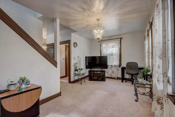 1722 S 16th St, Milwaukee, WI 53204