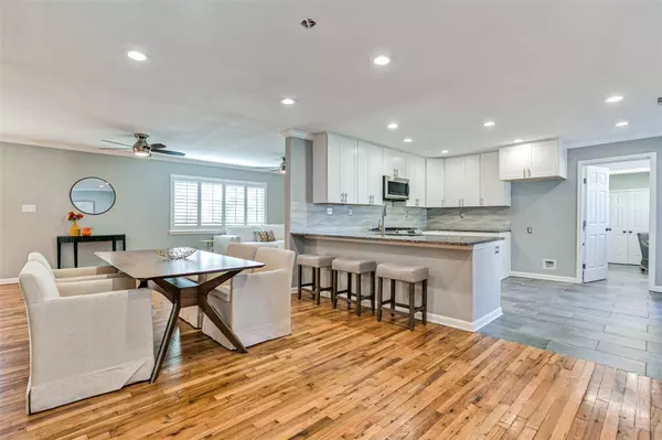 813 E Worth Street, Grapevine, TX 76051