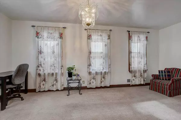 1722 S 16th St, Milwaukee, WI 53204