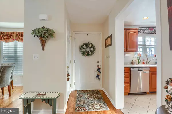 1120 CROSS CREEK DR, Mechanicsburg, PA 17050