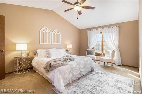 8911 MEADOW FARM Drive, Green Oak Twp, MI 48116