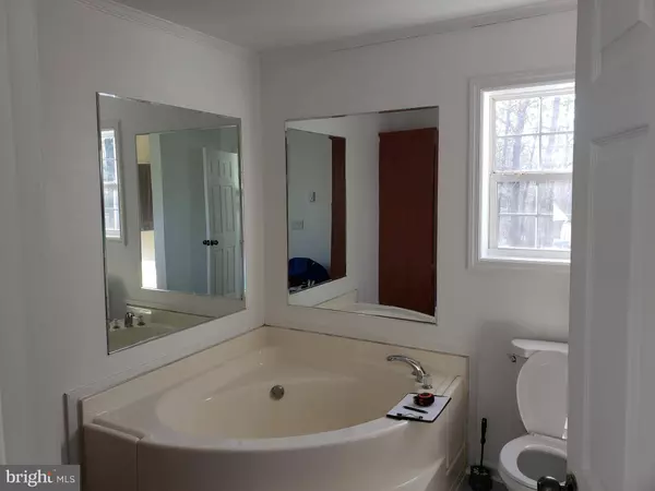 471 OAK FOREST LN, Berkeley Springs, WV 25411