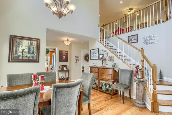 1120 CROSS CREEK DR, Mechanicsburg, PA 17050