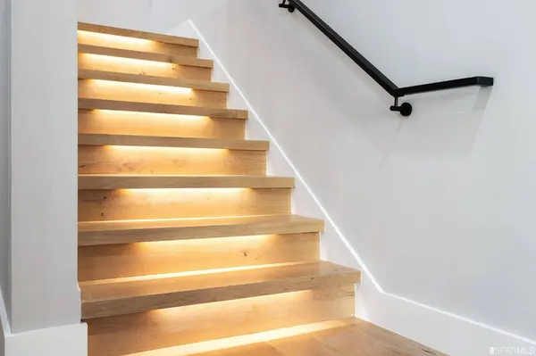 1390 Hampshire ST, San Francisco, CA 94110