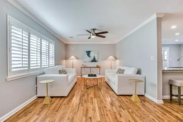 813 E Worth Street, Grapevine, TX 76051