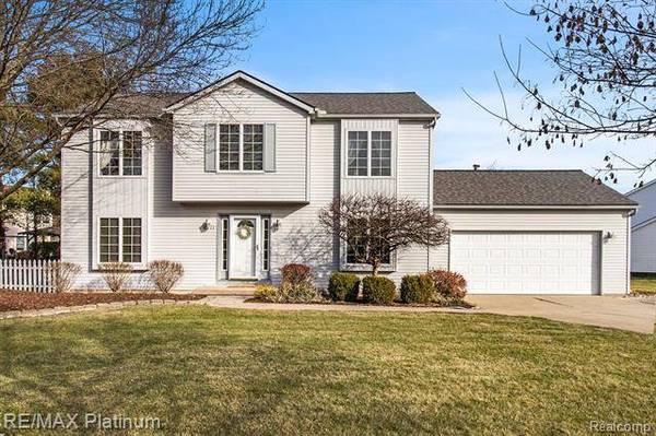8911 MEADOW FARM Drive, Green Oak Twp, MI 48116