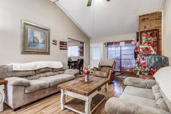 421 Woodcrest Way, Forney, TX 75126