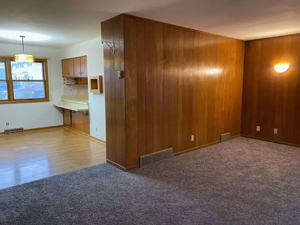 104 Red Bud DR, Joliet, IL 60433