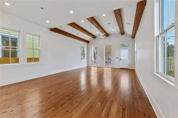 240 BELLEVILLE ST, New Orleans, LA 70114