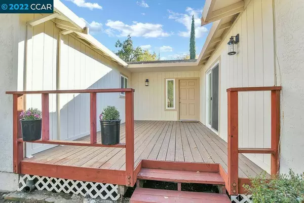 1360 Babel Ln, Concord, CA 94518