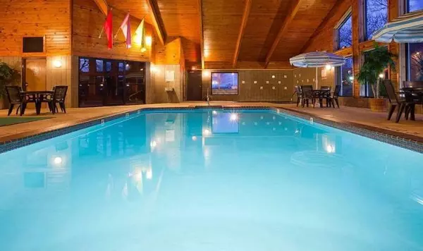 6850 College Blvd, Leawood, KS 66211