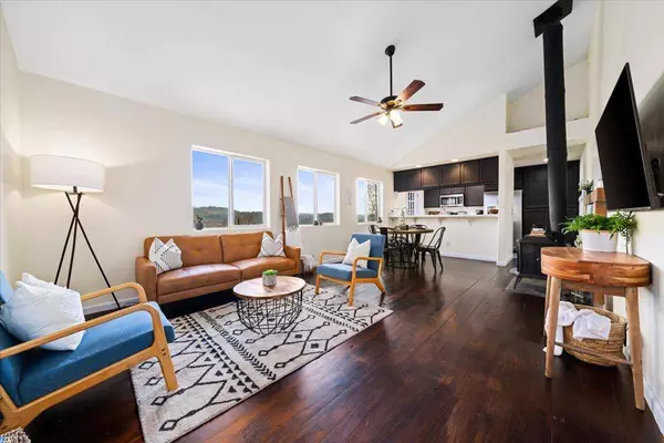 20230 Post Chaise CIR, Grass Valley, CA 95949