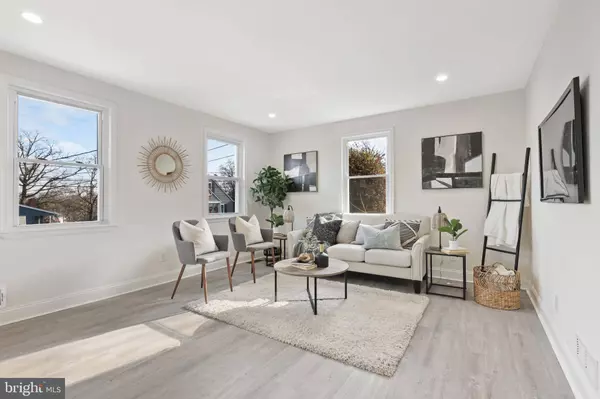 8828 BAKER AVE, Parkville, MD 21234