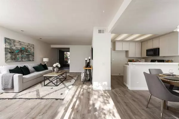 8127 Caminito Sonoma, La Jolla, CA 92037