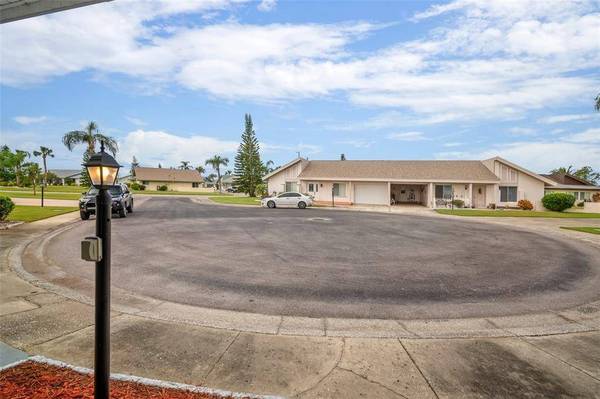 106 CARSWELL CIR, Sun City Center, FL 33573