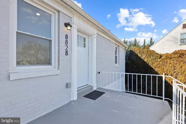 8828 BAKER AVE, Parkville, MD 21234